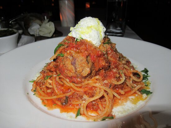 Lavo signature dishes Oysters
Spaghetti and Meatballs
Reginette Seafood Alfredo